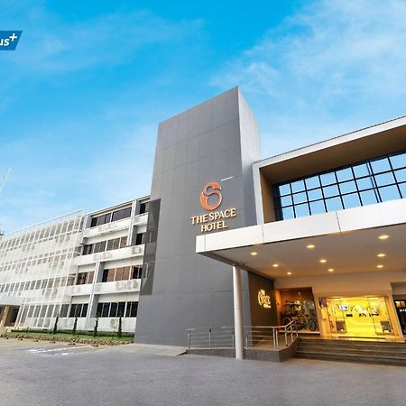 The Space Hotel 南邦 外观 照片